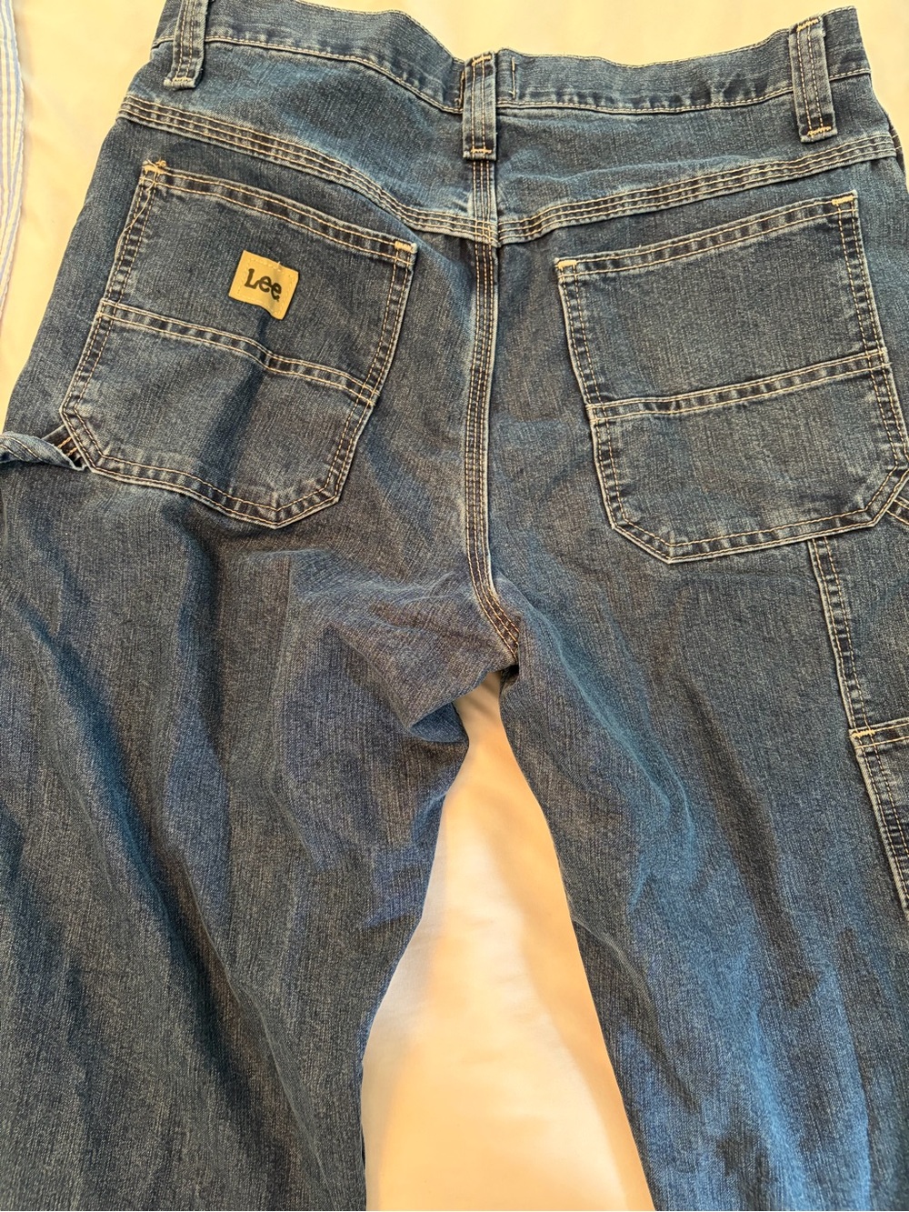 Lee Carpenter Relaxed Fit Men’s Mid Wash Blue Jeans - Picture 2 of 4